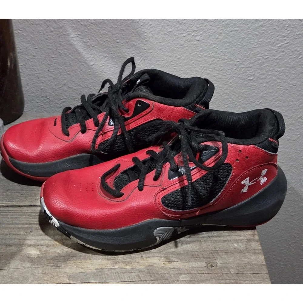 Under Armour Red & Black Lockdown 6 Basketball Shoes Size 5.5 Youth Sneakers